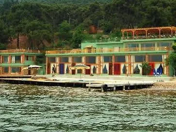 Aya Nikola 3* بويوكادا